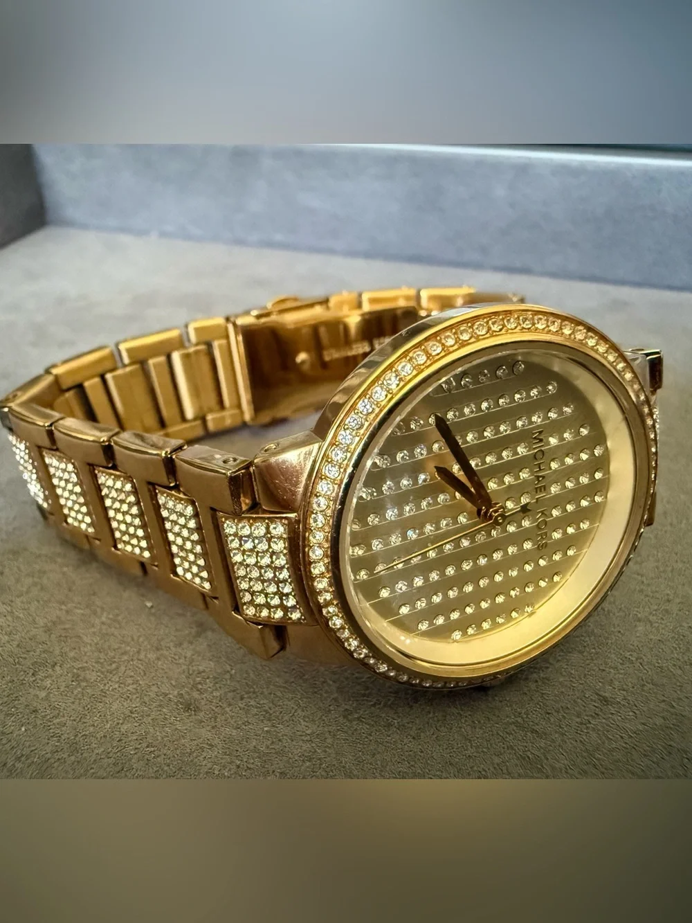 Michael Kors Gabbi MK3988 Gold Crystal Pavé Watch Gold Stainless Steel